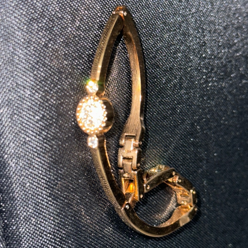 Stylish rose gold bracelet